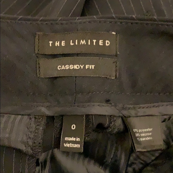 The Limited suit - Picture 4 of 4